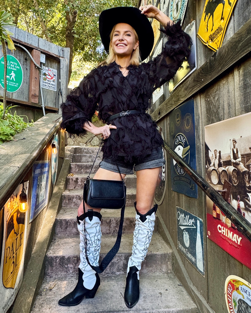 FRINGE JACKET BLACK