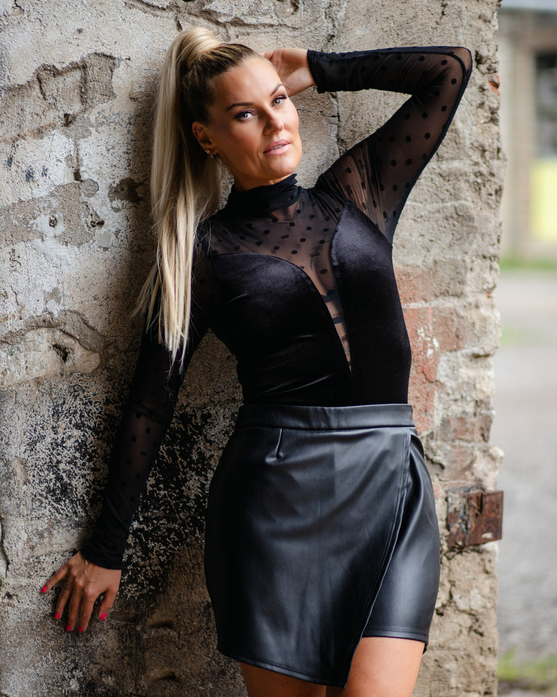 TD BOW MESH TURTLENECK BODY VELVET BLACK