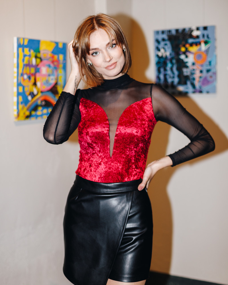 MESH TURTLENECK BODY VELVET PATCHY RED