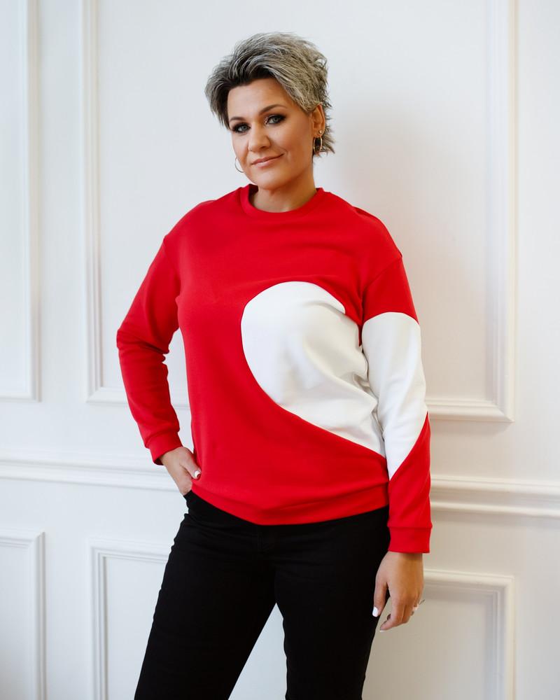 WHITE HEART SWEATSHIRT RED
