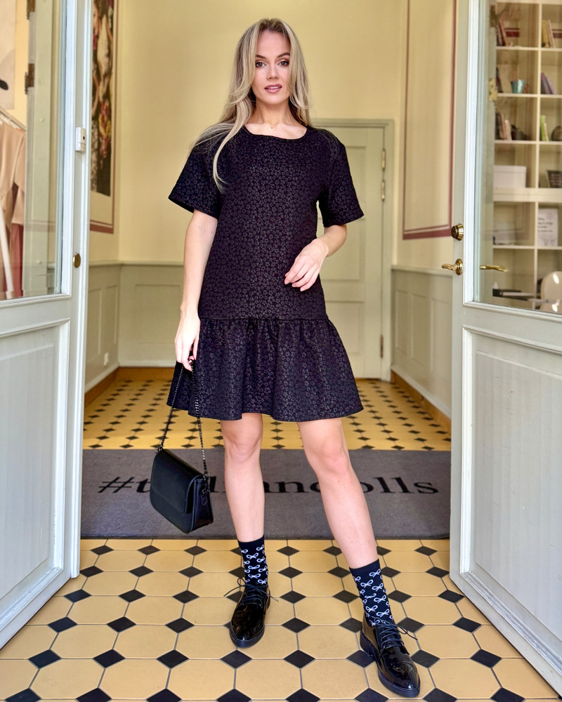 DRESS FRILL JACQUARD BLACK