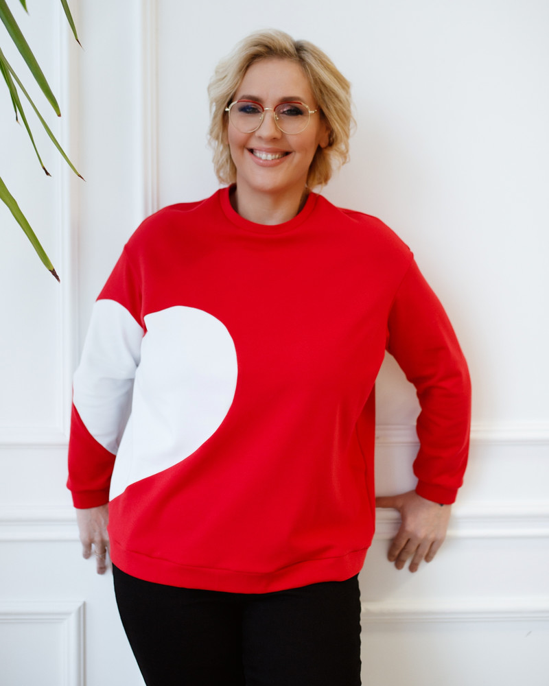 WHITE HEART SWEATSHIRT RED