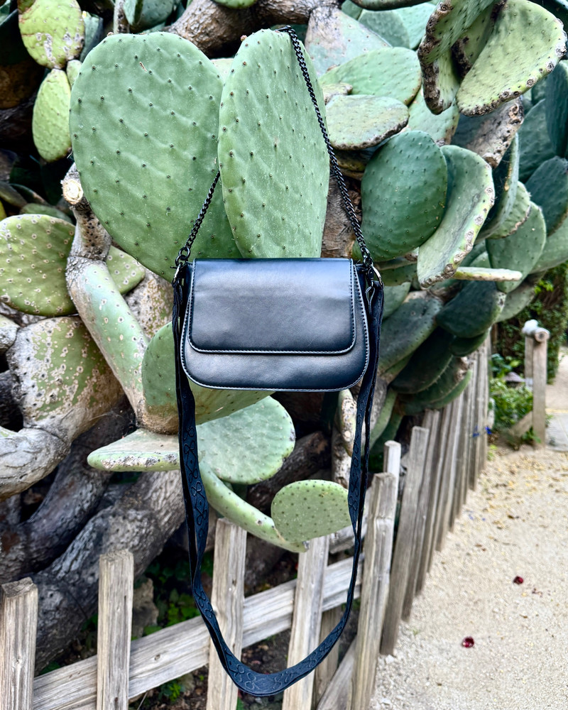 DOLLS CROSSBODY BAG BLACK