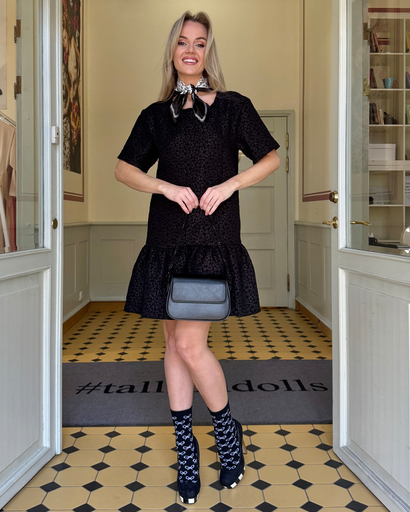 DRESS FRILL JACQUARD BLACK