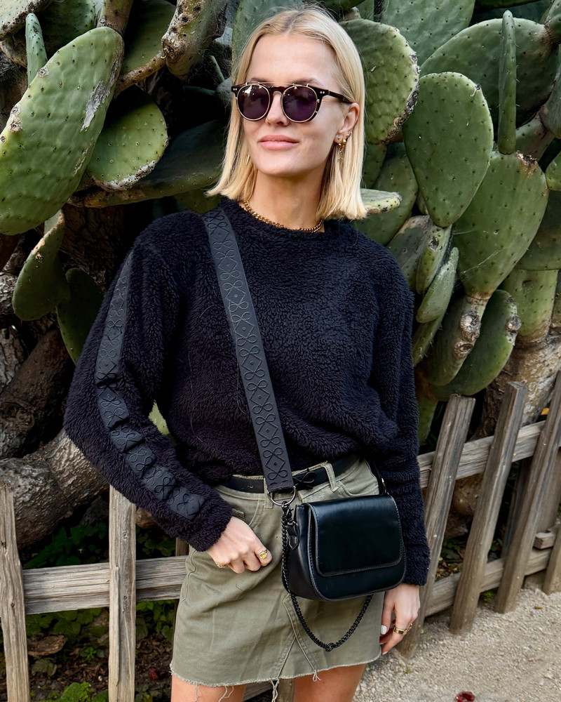 DOLLS CROSSBODY BAG BLACK