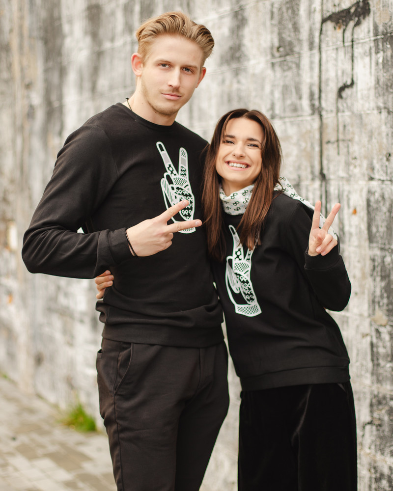 PEACE SWEATSHIRT BLACK