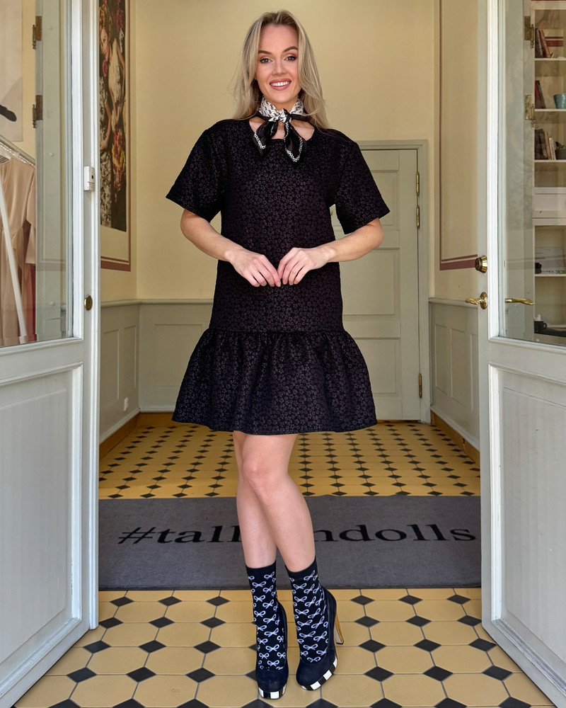 DRESS FRILL JACQUARD BLACK