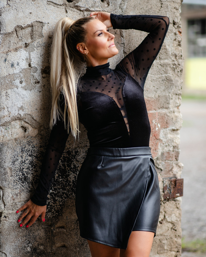 TD BOW MESH TURTLENECK BODY VELVET BLACK