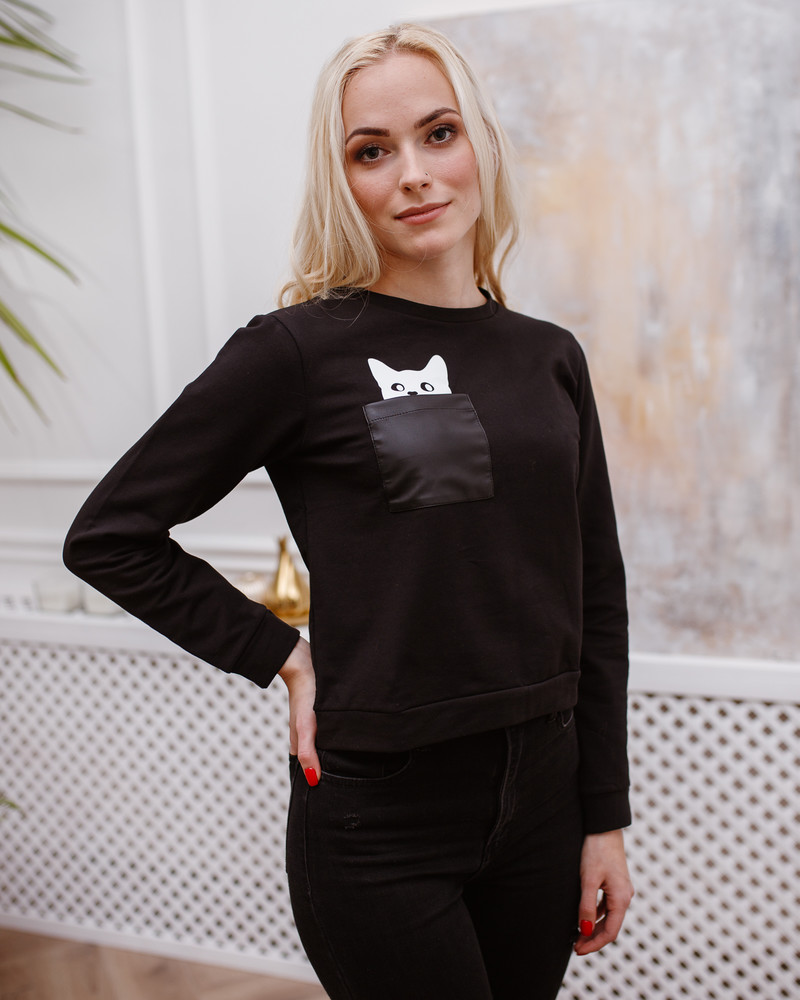 KITTY CROP SWEATSHIRT BLACK