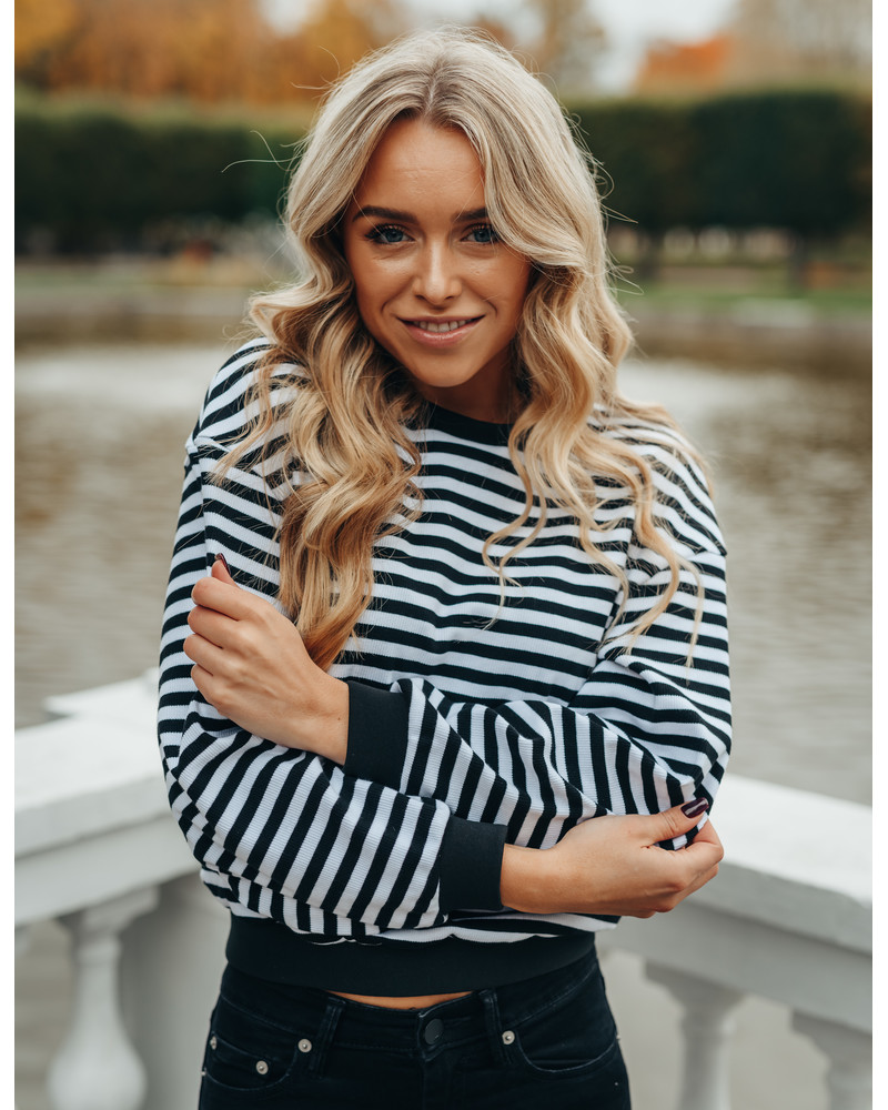 BLACK WHITE PUFF SLEEVE SWEATER
