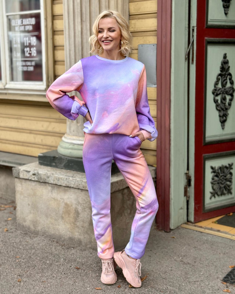 PASTEL OMBRE SKY PUFF SWEATSHIRT