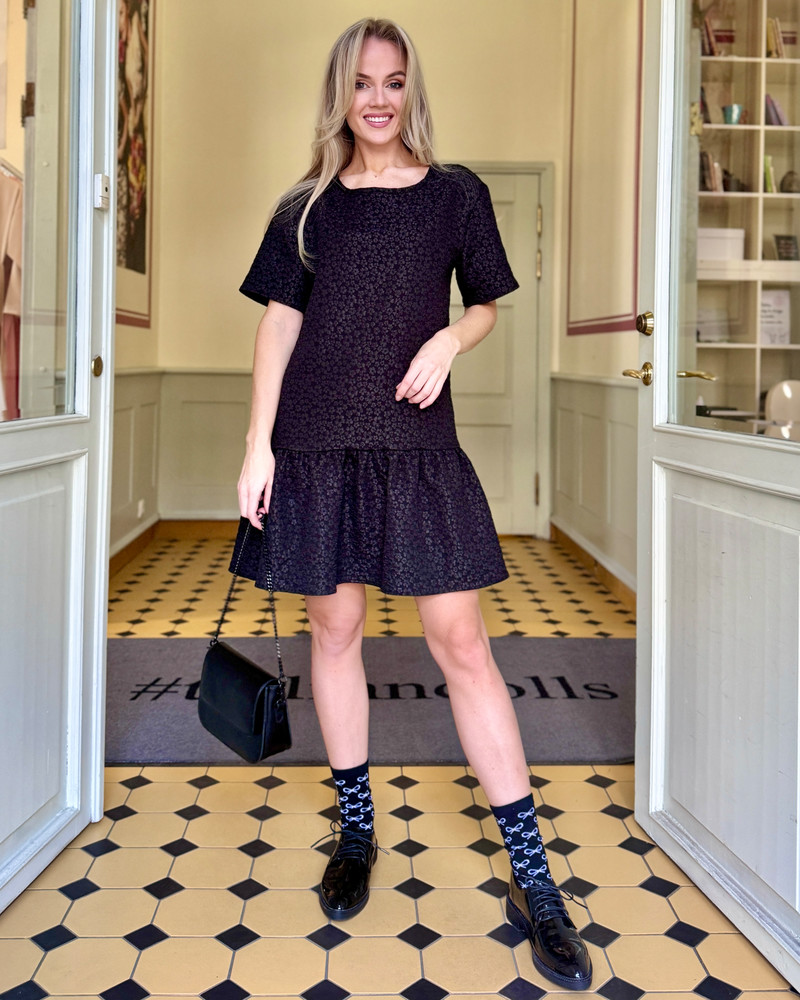 DRESS FRILL JACQUARD BLACK