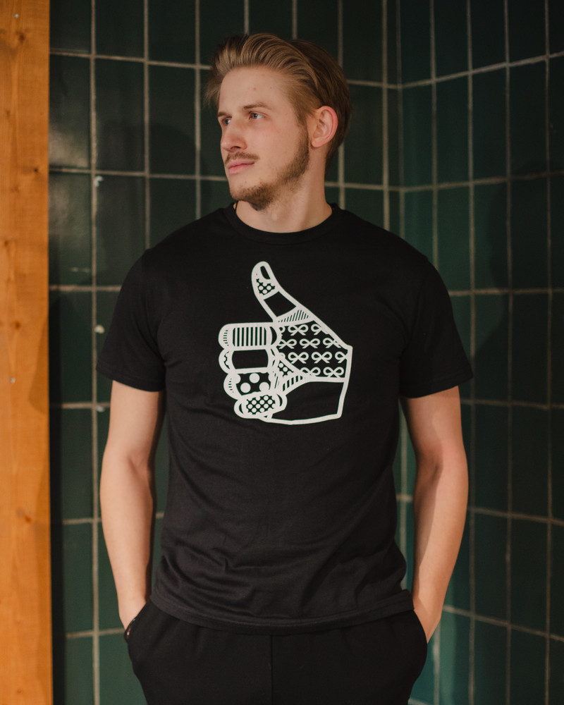 THUMBS UP UNISEX T-SHIRT BLACK