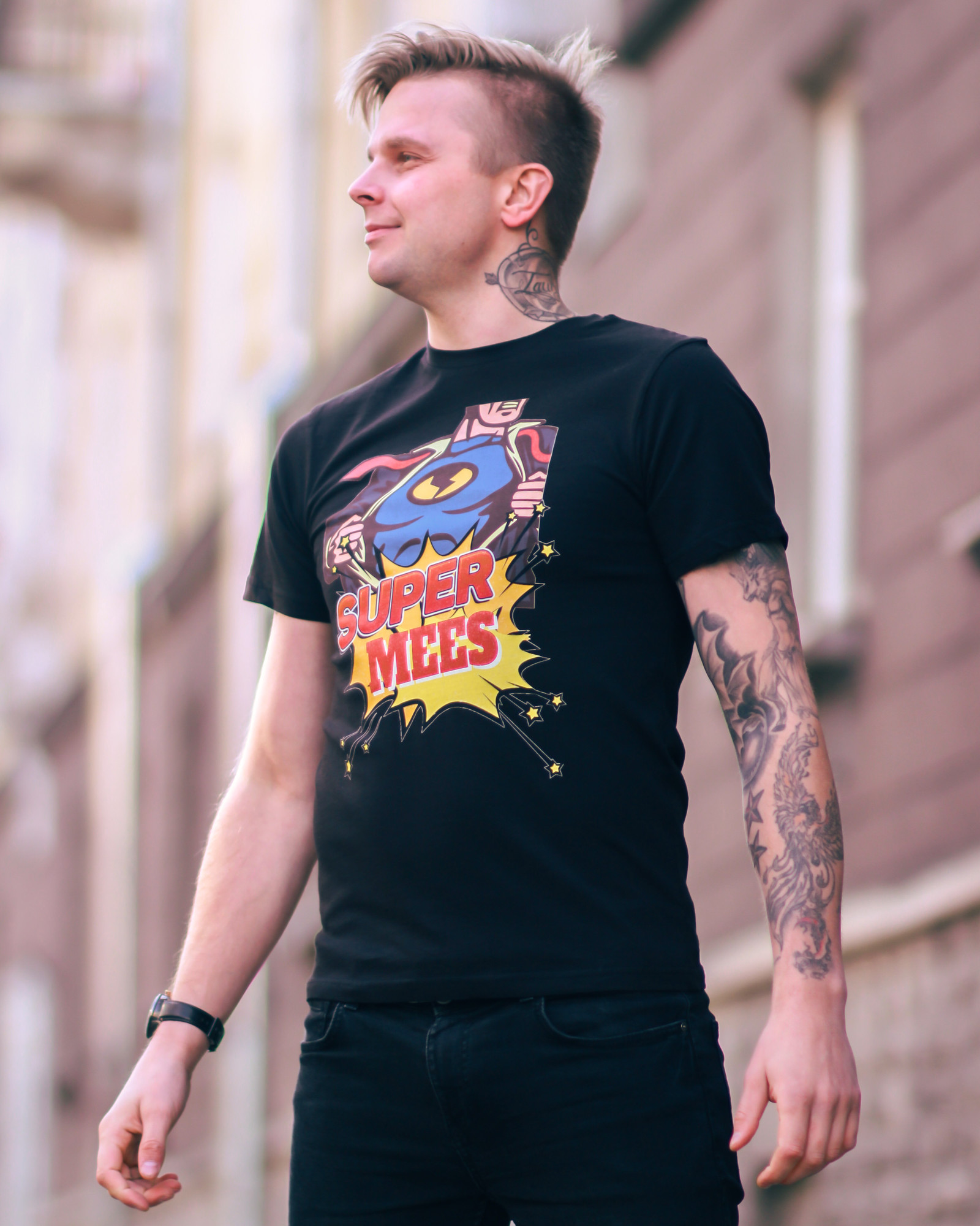 SUPER MEES UNISEX T-SHIRT BLACK - Tallinn Dolls