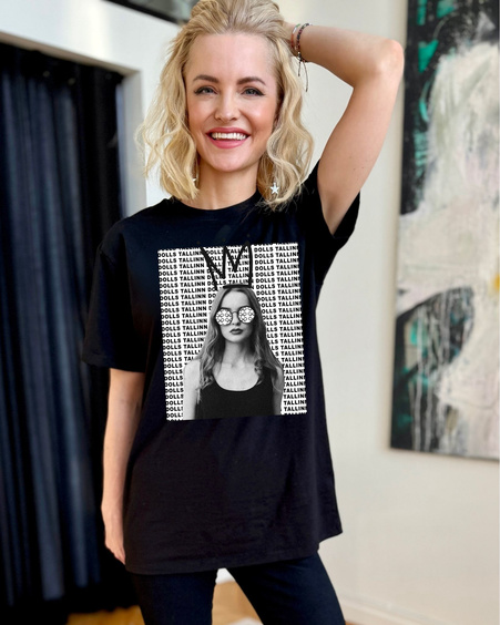 WHO'S THE PRINCESS UNISEX T-SHIRT BLACK