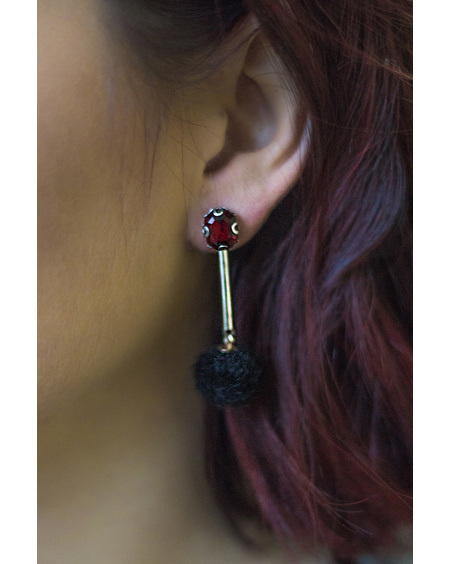 RED DETAIL BLACK FUR EARRINGS